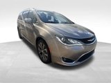 Used 2018 Chrysler Pacifica Limited w/ Tire & Wheel Group image 2