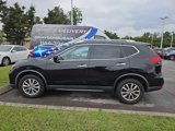 Used 2017 Nissan Rogue SV image 4