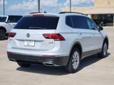 Used 2018 Volkswagen Tiguan SE w/ Panoramic Sunroof Package image 5