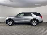 Used 2022 Ford Explorer XLT w/ Equipment Group 202A image 3