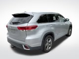 Used 2017 Toyota Highlander Limited Platinum image 3