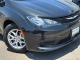 Used 2022 Chrysler Voyager LX image 3