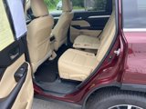 Used 2017 Toyota Highlander XLE image 6