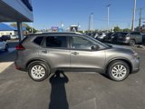 Used 2019 Nissan Rogue SV image 4