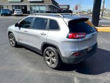Used 2017 Jeep Cherokee Latitude w/ Comfort/Convenience Group image 2