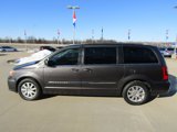 Used 2015 Chrysler Town & Country Touring image 3