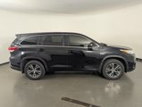 Used 2017 Toyota Highlander LE image 5