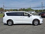 New 2025 Chrysler Pacifica Select image 5