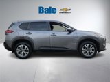 Used 2023 Nissan Rogue SV image 2