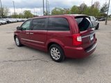 Used 2015 Chrysler Town & Country Touring w/ Driver Convenience Group image 3