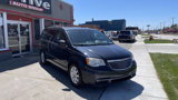 Used 2014 Chrysler Town & Country Touring image 3