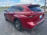 Used 2020 Toyota Highlander XLE image 5