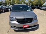 Used 2017 Dodge Grand Caravan SXT w/ Blacktop Package image 2
