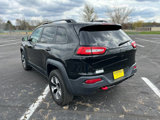 Used 2017 Jeep Cherokee Trailhawk image 3