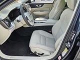 Used 2020 Volvo S60 T6 Momentum image 2