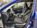 Used 2020 Nissan Rogue SV image 2