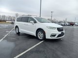 Used 2022 Chrysler Pacifica Touring-L image 4