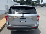 Used 2022 Ford Explorer XLT w/ Equipment Group 202A image 4