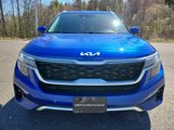 Used 2022 Kia Seltos EX image 2