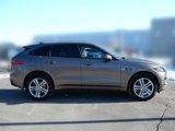 Used 2017 Jaguar F-PACE R-Sport image 4