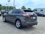 Used 2020 Ford Edge SE image 5
