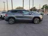 Certified 2022 Volkswagen Taos SE image 3