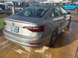 Used 2021 Volkswagen Jetta SE w/ SE Cold Weather Package image 4