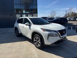 Used 2022 Nissan Rogue SV image 2