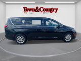 Certified 2023 Chrysler Pacifica Touring-L image 4