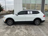 Used 2020 Volkswagen Tiguan SE image 2