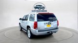 Used 2010 Cadillac Escalade Luxury image 3