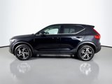 Certified 2025 Volvo XC40 B5 Core image 4