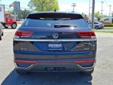 Used 2022 Volkswagen Atlas Cross Sport SE w/ Black Wheel Package image 5