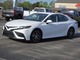 Used 2023 Toyota Camry SE image 4