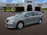 Used 2022 Chrysler Pacifica Touring-L image 2