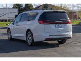 Used 2023 Chrysler Pacifica Limited image 5