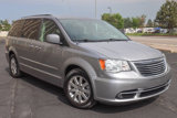 Used 2015 Chrysler Town & Country Touring image 4