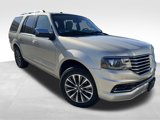 Used 2017 Lincoln Navigator Select image 2