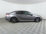 Used 2020 Toyota Camry SE image 4