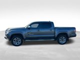Used 2018 Toyota Tacoma Limited image 2