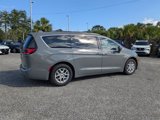 Used 2022 Chrysler Pacifica Touring-L image 3