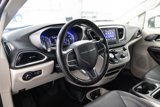 Used 2020 Chrysler Pacifica Touring-L image 4