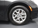 Used 2022 Chrysler Pacifica Touring-L image 5
