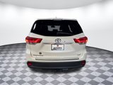 Used 2017 Toyota Highlander XLE image 4