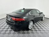 Used 2020 Jaguar XF Prestige image 2