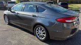 Used 2017 Ford Fusion SE w/ Fusion SE Technology Package image 3