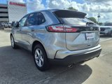 Used 2020 Ford Edge SE image 3