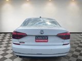 Used 2017 Volkswagen Passat 1.8T SE image 4