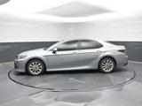 Used 2022 Toyota Camry LE image 2