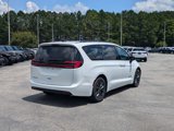 New 2025 Chrysler Pacifica Select image 5